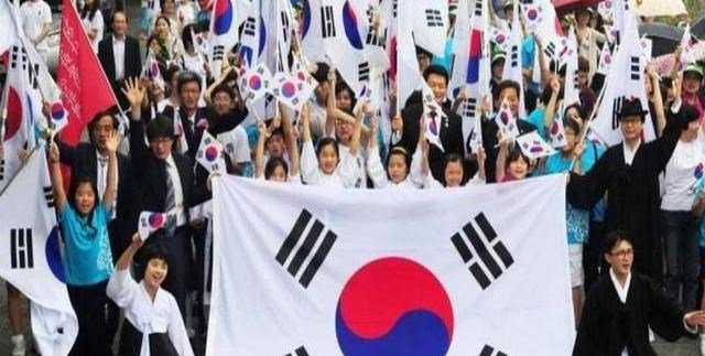 全球4大奇葩国庆节：韩国一年庆5次，英国最“随便”法国最奢侈_图2